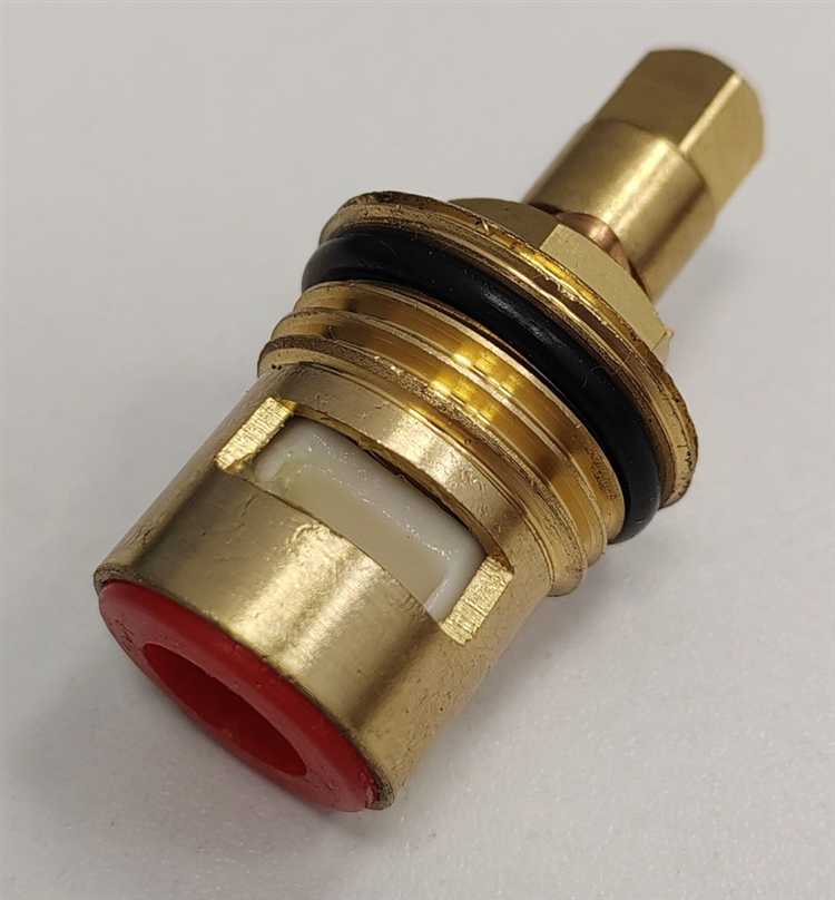 В чём конструктивные отличия керамической и резиновой кран-буксы