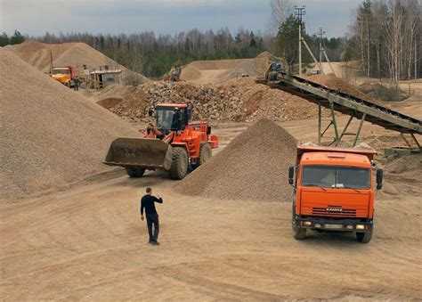 Влияние угла естественного откоса на высоту кучи песка