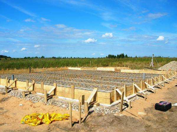 Из каких материалов дешевле всего строить фундамент