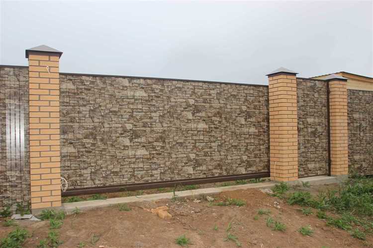 Глубина установки столбов при использовании бетонирования и набивки щебнем