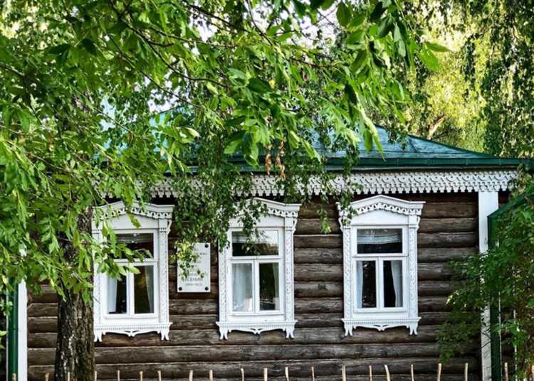 Риск засорения водостоков и дренажных систем опавшими листьями