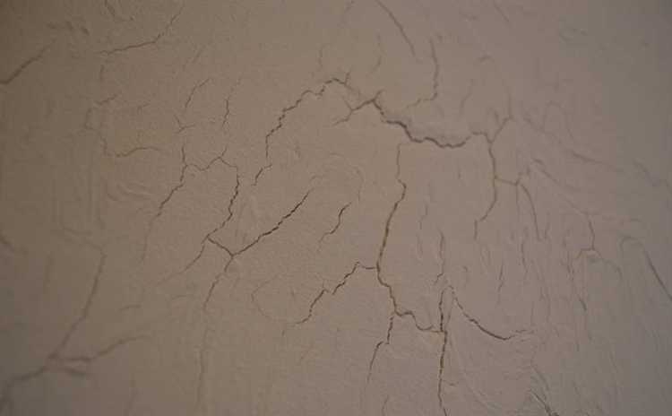 Выбор неподходящего типа шпаклевки для конкретной поверхности