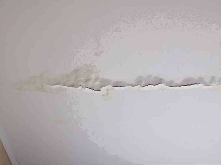 Смешивание шпаклевки с несовместимыми добавками или растворителями