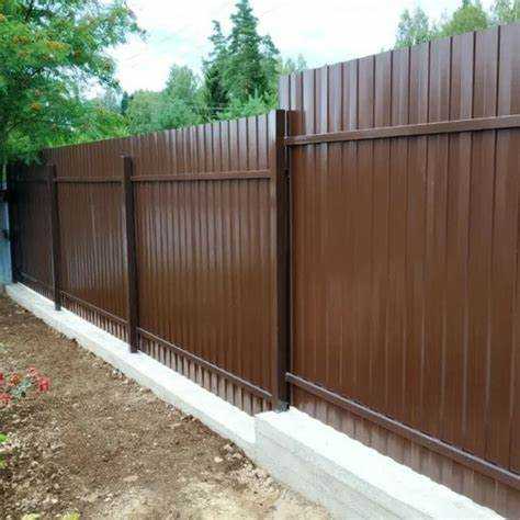 Как рассчитать общую цену профнастила для забора с учетом расходных материалов