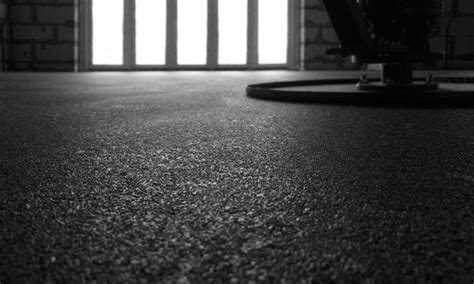 Подходит ли цементно-песчаная стяжка для влажного подвала