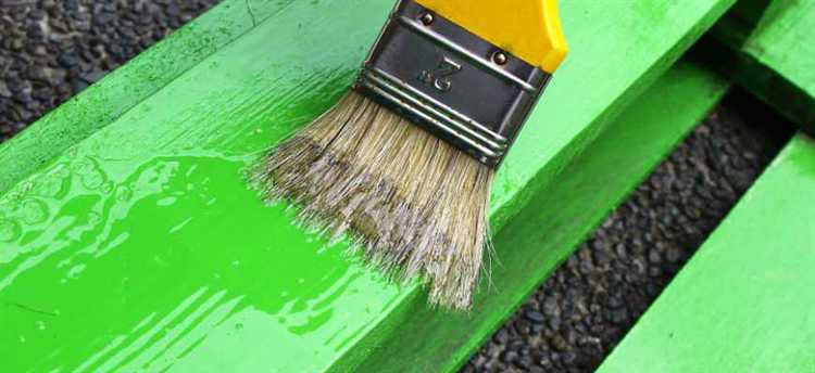 Устойчивость к влаге и погодным условиям: что выбрать для улицы