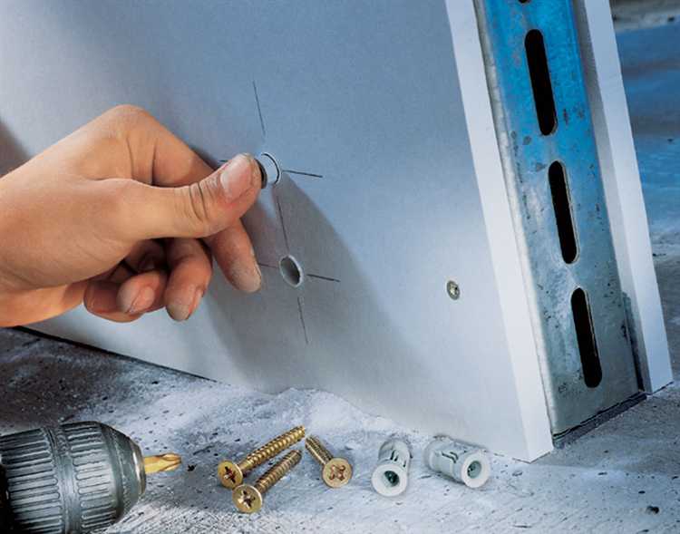 Устранение зазоров между плинтусом и гипсокартоном