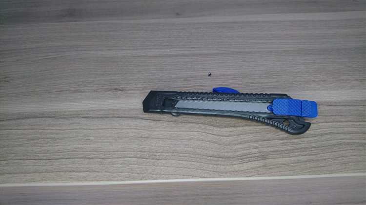 Подручные средства для точной резки бумаги