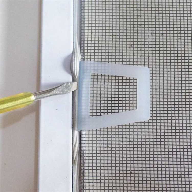 Какие инструменты нужны для вставки шнура вручную