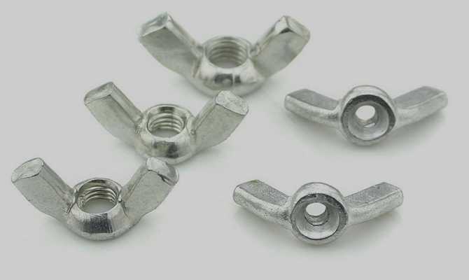 Для чего гайка барашек имеет лопасти