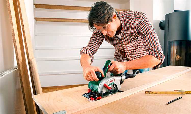 Удобство регулировок угла и глубины пропила у Интерскол и Зубр