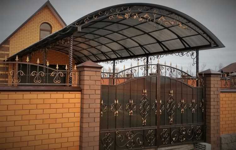 Из чего лучше сделать навес во дворе