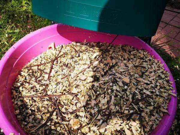 Компостирование щепы: сроки, условия и пошаговые действия