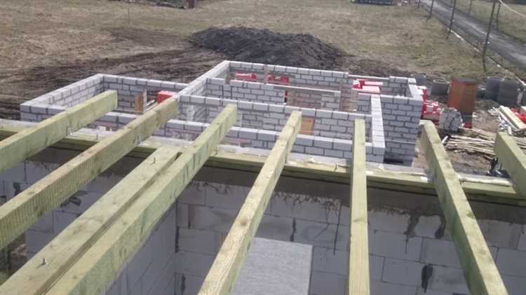 Как кладутся плиты перекрытия на стены из газобетона