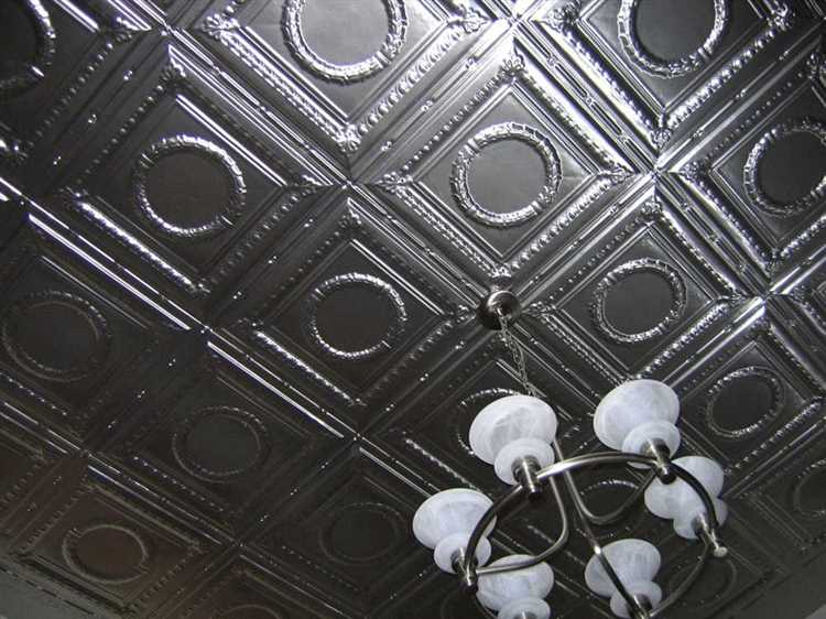 Что делать с углами и как обрезать плитку по краям потолка