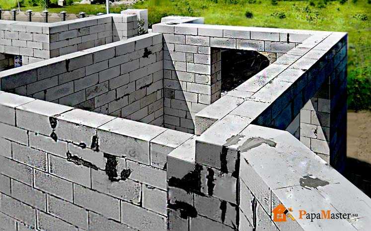 Применение клеевого раствора для фиксации блоков к стене