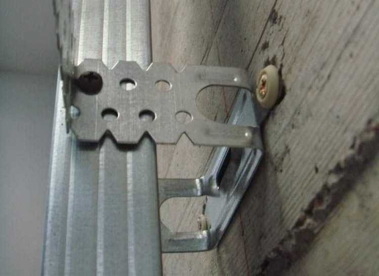 Разметка поверхности под установку направляющих