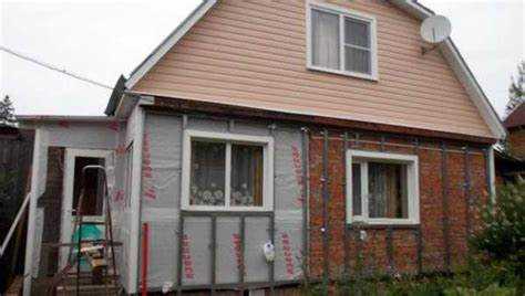 Выбор материала для цокольного сайдинга: какие факторы учитывать