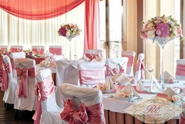 Размещение столов и зона для танцев: как всё уместить