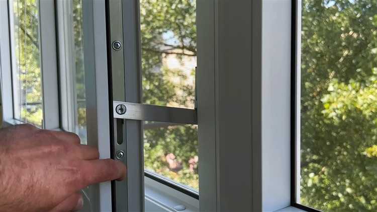 Как обучить ребёнка не снимать и не трогать ограничитель