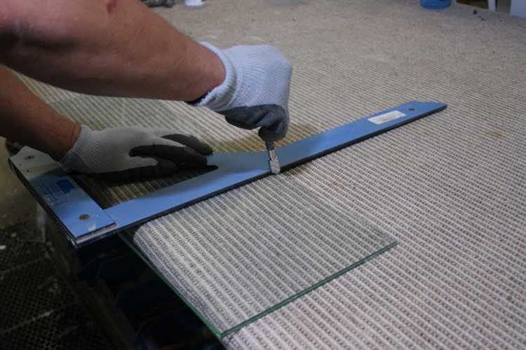 Как выбрать подходящее стеклорезное оборудование для рифленого стекла