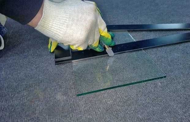 Как отрезать рифленое стекло в домашних условиях Как отрезать рифленое стекло в домашних условиях