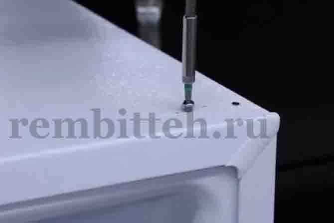 Подготовка инструментов для перевешивания дверей