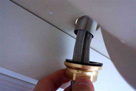 Подготовка поверхности и демонтаж старого смесителя