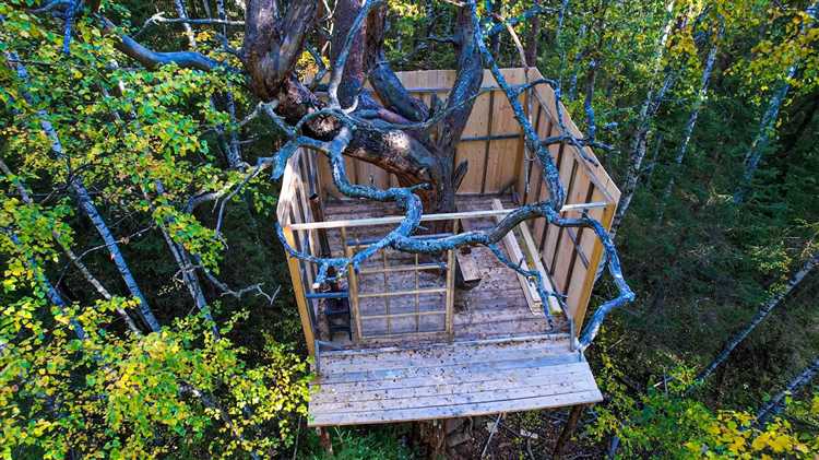 Устройство крыши из лесных материалов без инструментария