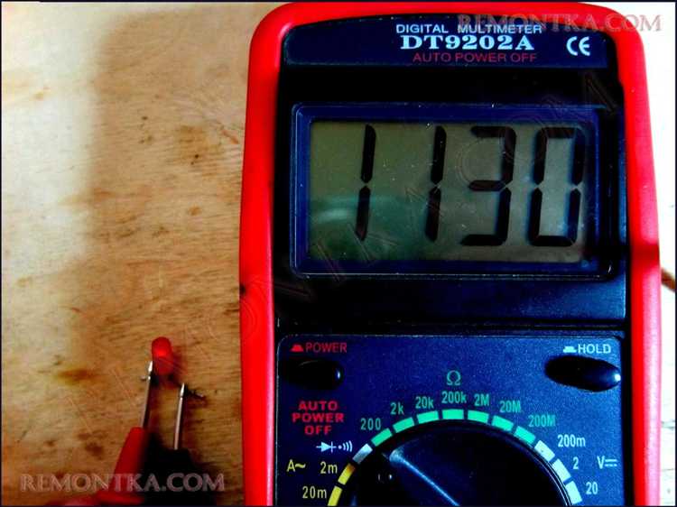 Проверка светодиода с помощью батареи и лампочки