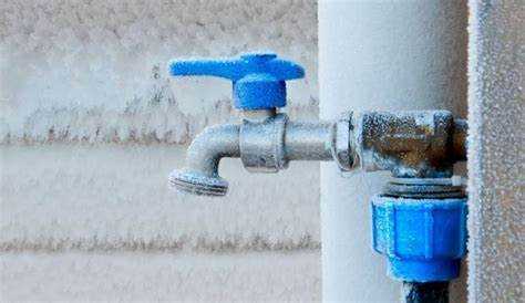 Как обслуживать кран, чтобы сохранить его работоспособность в морозы