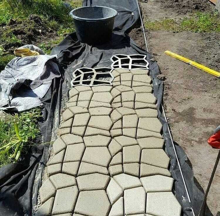 Уход за дорожкой в течение сезона: что нужно делать регулярно