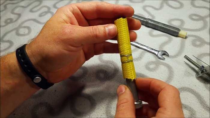 Фиксация и резка проволоки при помощи самодельного механизма