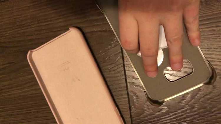 Как убрать клей с пластикового или жёсткого чехла