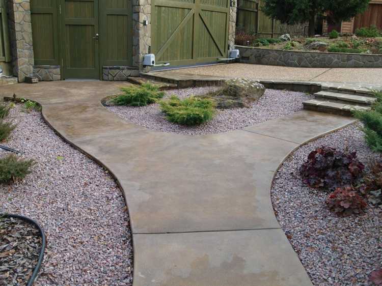 Оформление краёв дорожки бордюрами и растениями