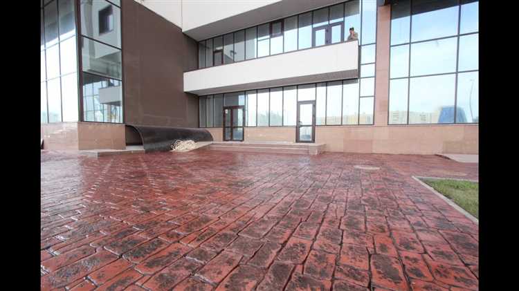 Как украсить бетонную дорожку после заливки Как украсить бетонную дорожку после заливки