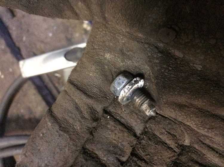 Как выкрутить сломанный болт из алюминия Как выкрутить сломанный болт из алюминия