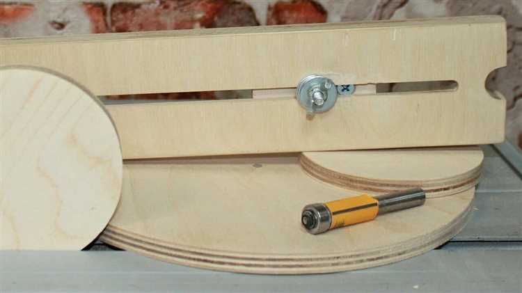 Как вырезать круг из фанеры фрезером Как вырезать круг из фанеры фрезером