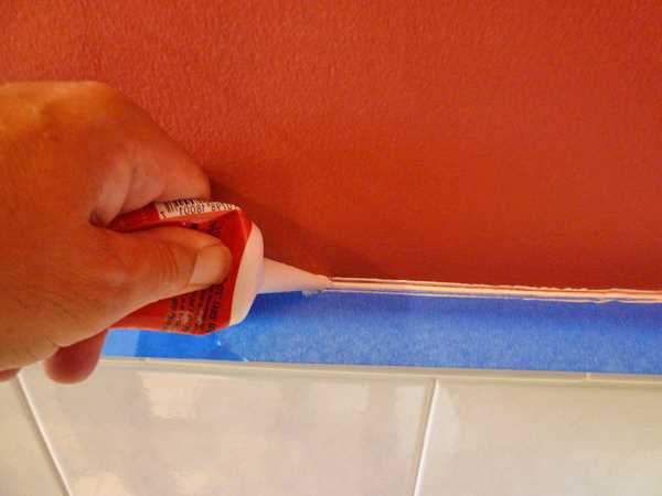 Как заделать швы в ванной между стеной и ванной Как заделать швы в ванной между стеной и ванной