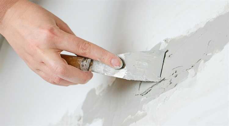 Ремонт трещин с помощью акрилового герметика