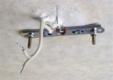 Как правильно завершить установку и проверить работу люстры