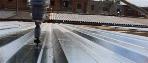 Подготовка профлиста: сверление и проверка отверстий