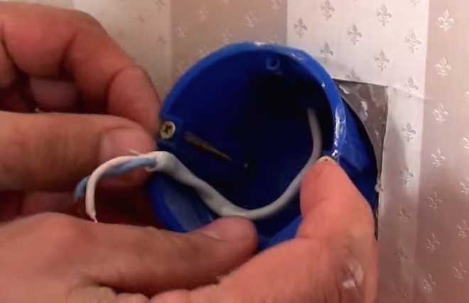 Как проверить надёжность установки розетки после монтажа