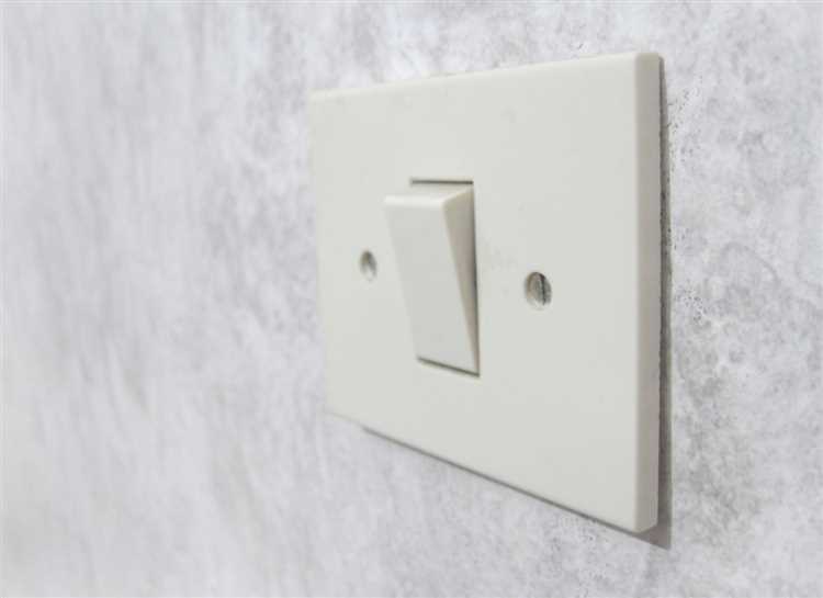 Проверка надежности и безопасности закрепленного выключателя