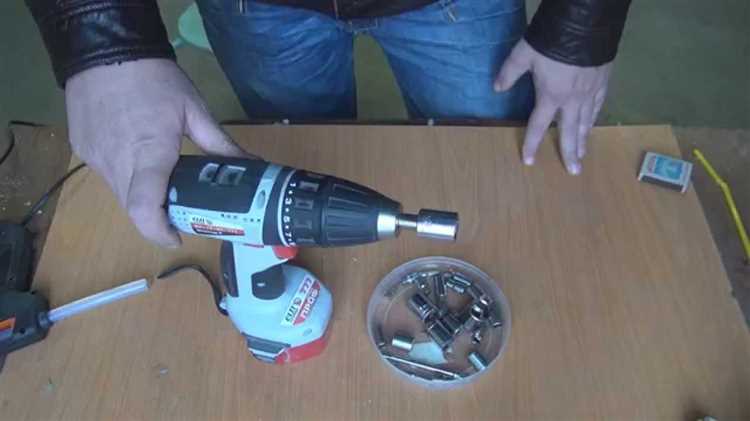 Как закрутить болт если он прокручивается