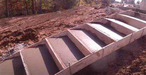 Уход за бетоном после заливки для предотвращения трещин