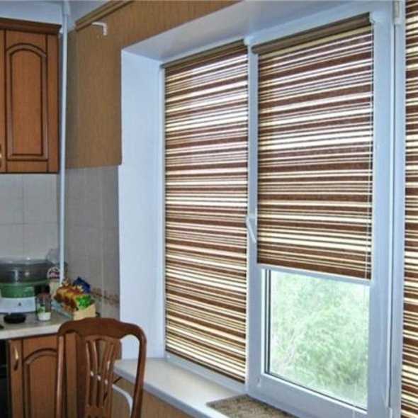 Что учитывать при замерах рулонных жалюзи на створку окна