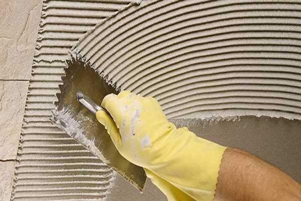 Инструменты для замешивания клея и их особенности