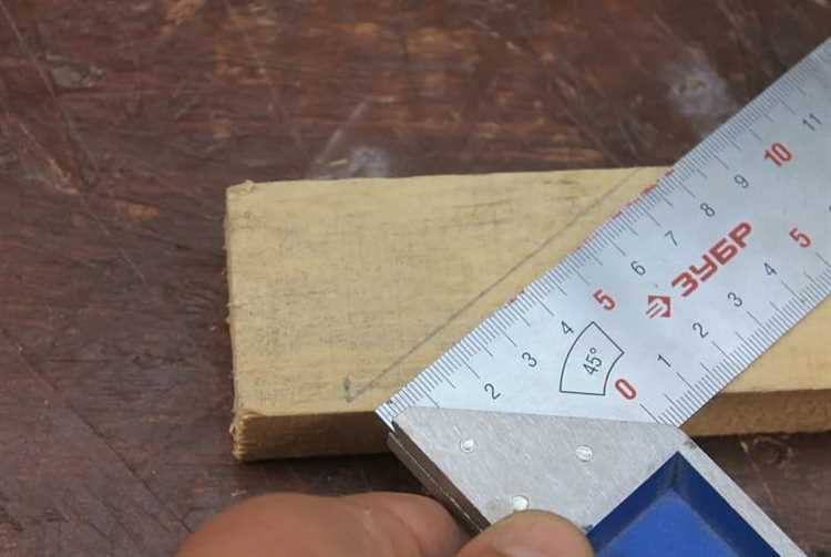 Какие инструменты нужны для точного запила под 45°