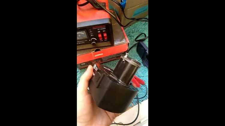 Подключение аккумулятора шуруповерта напрямую к зарядному устройству от другого инструмента